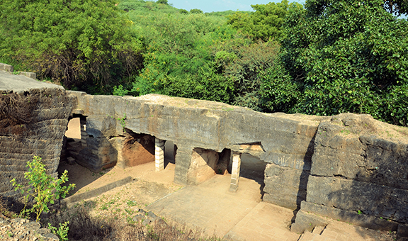 Historical Budhdha caves of Khambhalida