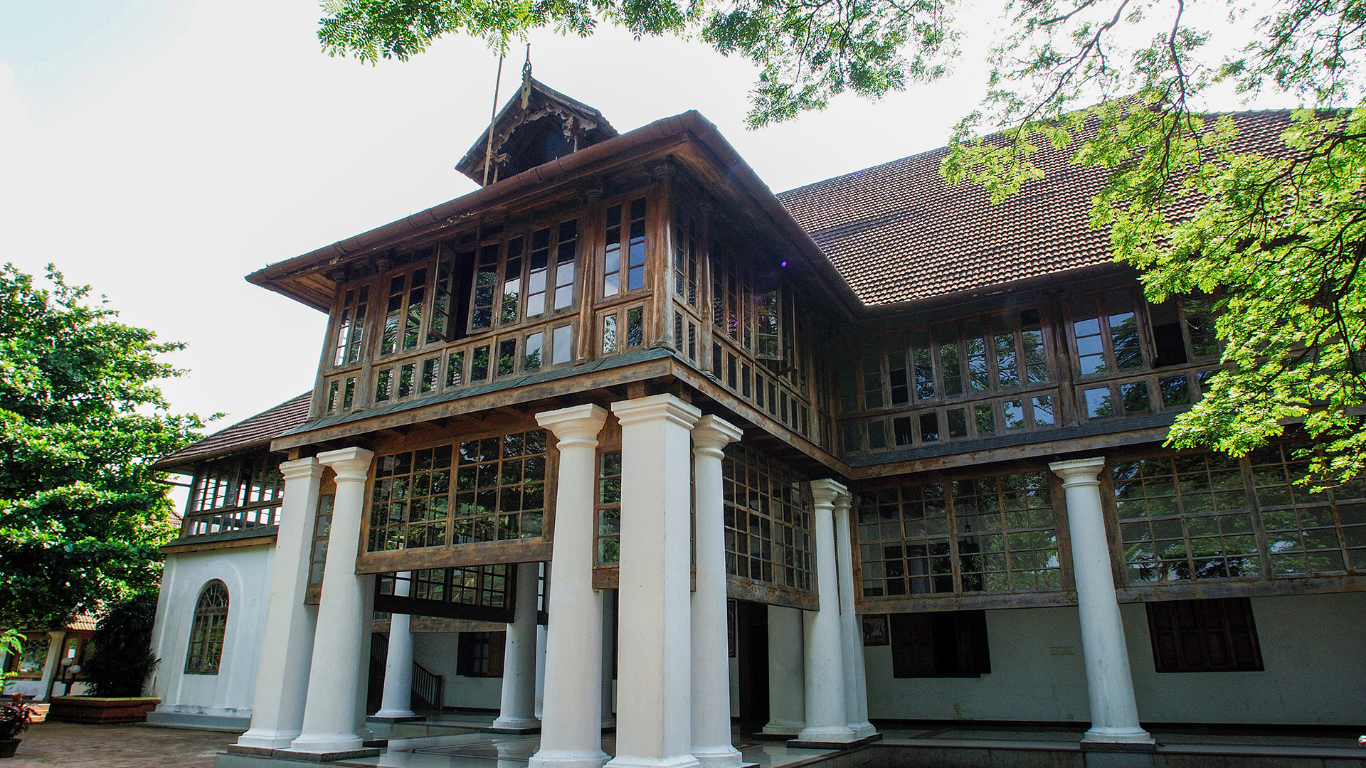 Bolgatty-Palace-kochi-state-hero
