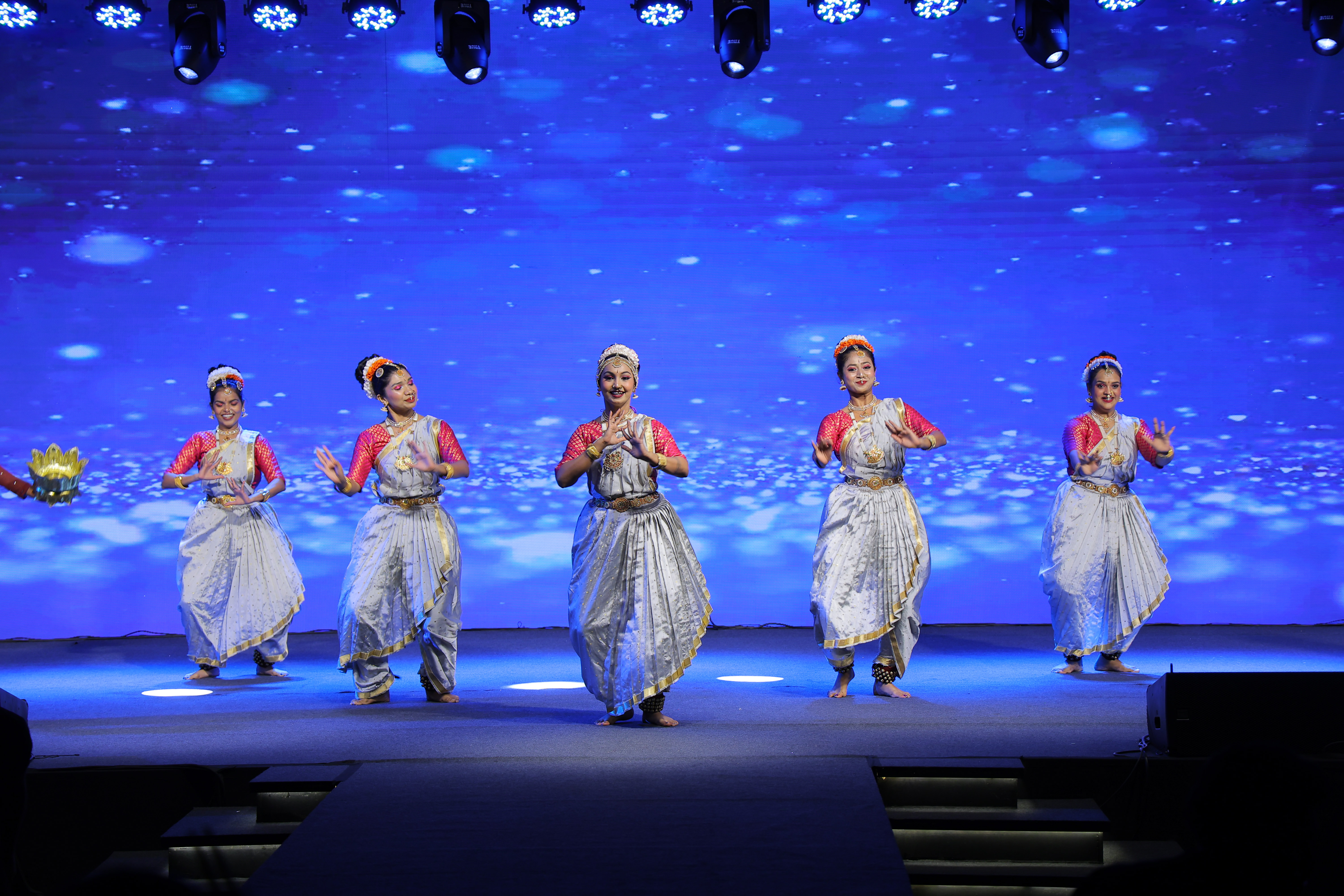 in.gov.incredibleindia.core.models.impl.ImageUtilModelImpl@69c1b6b