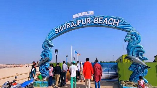 shivrajpur-beach-festival-right-image
